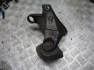 кронштейн КПП Volkswagen Passat B5 1999, 8D0399114S