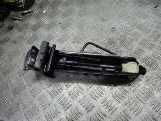 домкрат Ford Focus 1 поколение 2000, 98AB17080CB