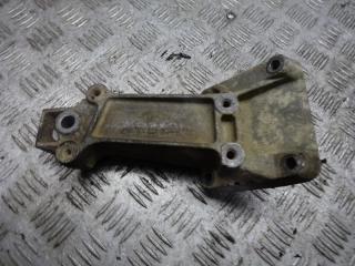 кронштейн двигателя Mercedes-Benz Sprinter 1 поколение (W901-905) [рестайлинг] 2002, 2.2 л., дизель, A6112230404