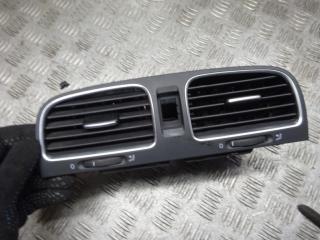 дефлектор обдува салона Volkswagen Golf 6 поколение 2010, 2.0 л., дизель, АКПП, хетчбэк 5 дв., 5K0815736D