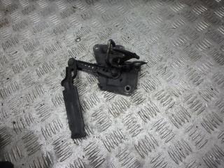 замок капота Audi A6 4B/C5 [рестайлинг] 2001, 2.4 л., бензин, МКПП, универсал, 4B0823480C