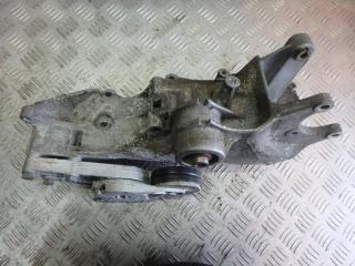 кронштейн генератора Volkswagen Passat B5 1999, 1.6 л., бензин, 06B903143K