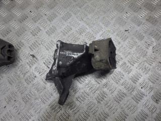 кронштейн КПП Audi A6 4A/C4 1995, 2.8 л., бензин, МКПП, универсал, 4A0399114F