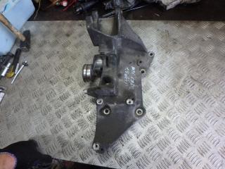 кронштейн генератора Mitsubishi Carisma 1 поколение [рестайлинг] 2001, 1.9 л., дизель, 8200115762