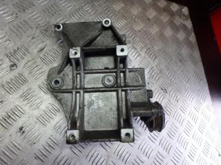 кронштейн компрессора кондиционера Volkswagen Passat B5 1999, 1.8 л., бензин, 058260885C