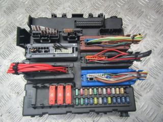 блок предохранителей Opel Signum C 2004, 3.2 л., бензин, АКПП, универсал, 13189928