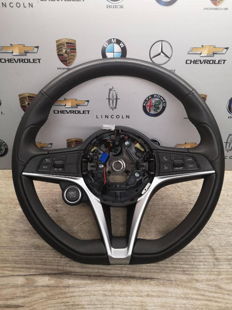 руль Alfa Romeo Giulia 2 поколение 2018, 2.0 л., бензин, правый руль, 01561262920 - фото №1