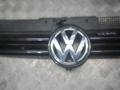 решетка радиатора Volkswagen Golf 4 поколение 2001, 1.6 л., бензин, МКПП, хетчбэк 5 дв., 1S0853651M - фото №2