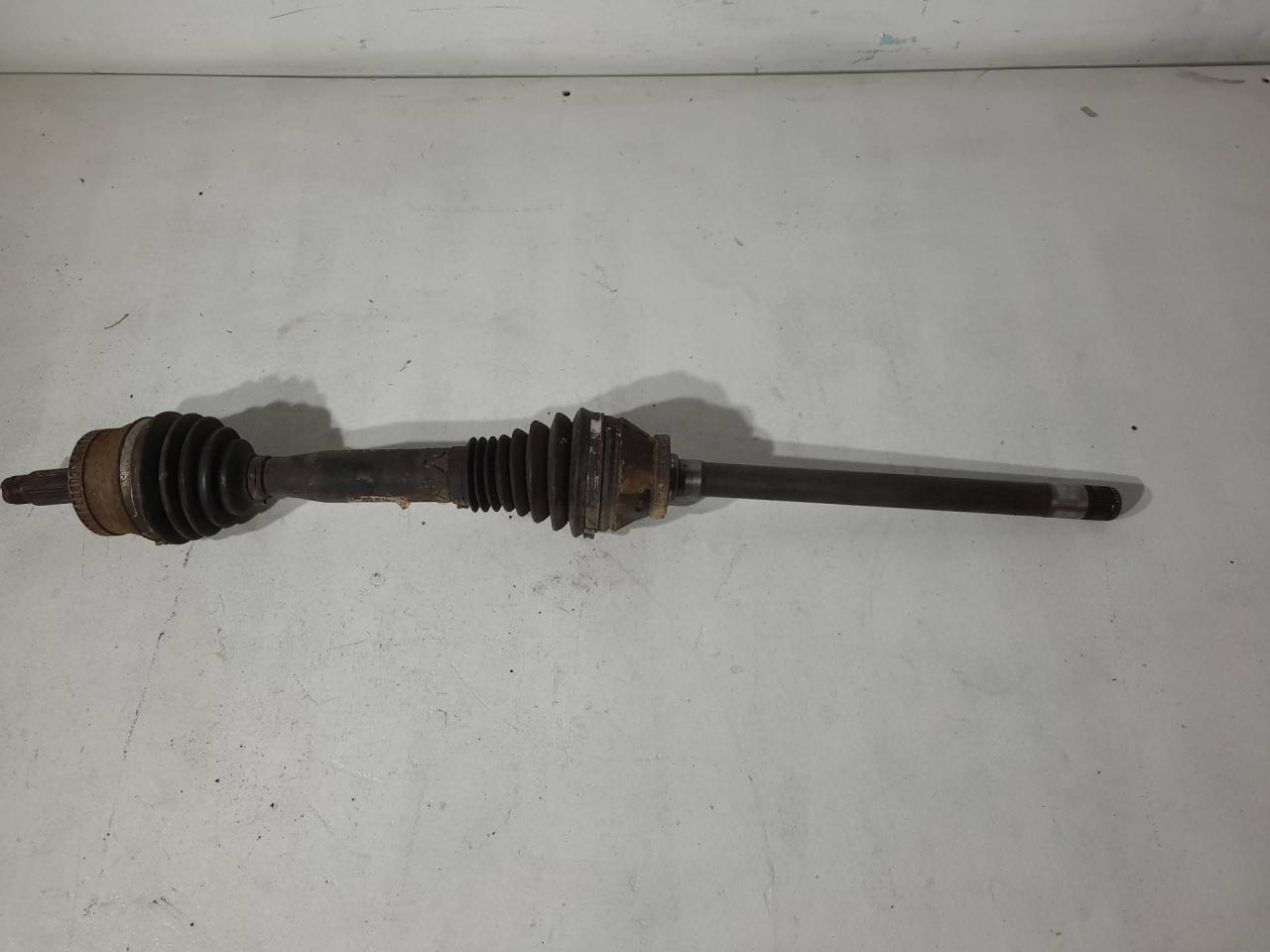 полуось передняя правая (приводной вал, ШРУС) Land Rover Range Rover 3 поколение 2003, 3.0 л., TDi, дизель, АКПП, синий, внедорожник 5 дв., полный привод - фото №1