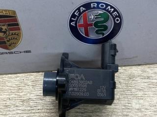 клапан управления турбиной (актуатор) Alfa Romeo 2018, 2.0 л., бензин, правый руль, 04893902AB