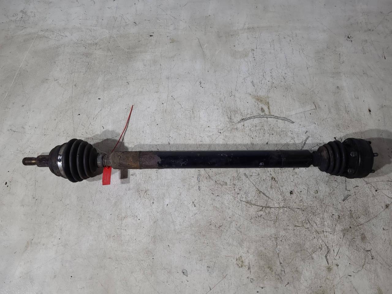 полуось передняя правая (приводной вал, ШРУС) Volkswagen Golf 4 поколение 2001, 1.4 л., i, AHW, бензин, 5МКПП, черный, хетчбэк 5 дв., передний привод - фото №1