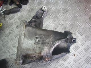 кронштейн полуоси Volkswagen Sharan 1 поколение 1999, 7M0199207B