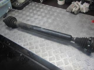 полуось передняя правая (приводной вал, ШРУС) Volkswagen Touran 1 поколение 2005, 1.6 л., бензин, МКПП, минивэн