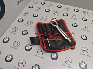 ящик под инструменты / набор инструментов BMW X3 F25 2014, 2.8 л., бензин