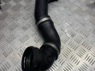 патрубок интеркулера BMW 5 серия E60/E61 [рестайлинг] 2008, 3.0 л., N54 B30 A, бензин, АКПП, седан, 13717600011, 7600010