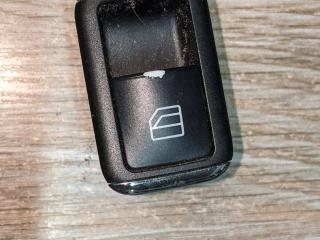 кнопка стеклоподъемника Mercedes-Benz C-Класс W204/S204 2009, 3.0 л., M 272.948, бензин, A2048707358