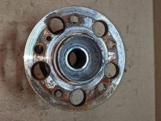 ступица задняя левая Mercedes-Benz E-Класс W212/S212/C207/A207 [рестайлинг] 2013, 3.5 л., бензин, универсал, A2119810227, A2113570508