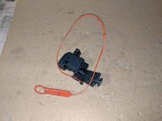 активатор замка крышки топливного бака Mercedes-Benz E-Класс W212/S212/C207/A207 2010, 2.2 л., дизель, АКПП, седан, задний привод, правый руль, A2048200072