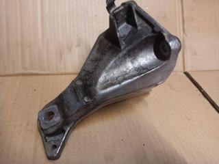 кронштейн двигателя BMW 3 серия E90/E91/E92/E93 [рестайлинг] 2008, 2.0 л., N47 D20 A, дизель, 6781916