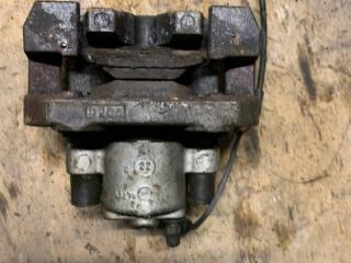 суппорт задний правый BMW X5 E70 2010