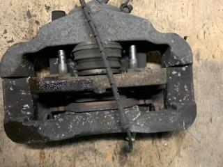 суппорт передний левый BMW 7 серия E65/E66/E67 [рестайлинг] 2005, M57 D30 (306D3), АКПП, седан, правый руль