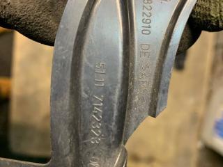 крепление крыла переднего правого BMW 7 серия E65/E66/E67 [рестайлинг] 2007, 3.0 л., дизель, АКПП, седан, 7142324