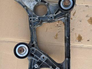 кронштейн генератора Mercedes-Benz E-Класс W212/S212/C207/A207 2010, 2.2 л., дизель, АКПП, седан, задний привод, правый руль, A6512011109