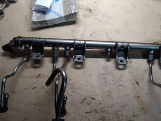 топливная рампа BMW 7 серия F01/F02 2011, 3.0 л., бензин, седан, 7537319