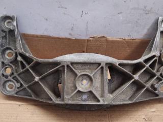 кронштейн КПП BMW 5 серия E60/E61 2005, 3.0 л., дизель, АКПП, седан, 6761106