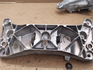 кронштейн КПП BMW 7 серия F01/F02 2012, 3.0 л., бензин, АКПП, хетчбэк 5 дв., 6777613