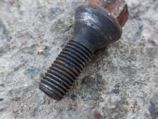 болт колесный BMW 5 серия E60/E61 [рестайлинг] 2009, 2.0 л., N47 D20 A, дизель, АКПП, седан