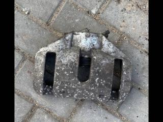 суппорт передний правый BMW 7 серия E65/E66/E67 (2001 - 2005)