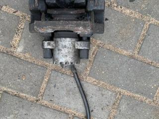 суппорт задний левый BMW 5 серия E60/E61 2005, M57 D25 (256D2), АКПП, универсал