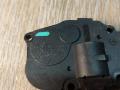 моторчик заслонки печки Mercedes-Benz M-Класс W164 2006, 3.0 л., OM 642.940, дизель, АКПП, внедорожник 5 дв., 929888G, EFB336 - фото №2