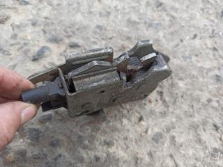 замок капота Mini Cooper 1 поколение 2001, 1.6 л., W10 B16 A, бензин, АКПП, красный, хетчбэк 5 дв.