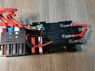 блок предохранителей Mercedes-Benz M-Класс W164 2006, 3.5 л., M 272.967, бензин, АКПП, внедорожник 5 дв., правый руль, A2115452601