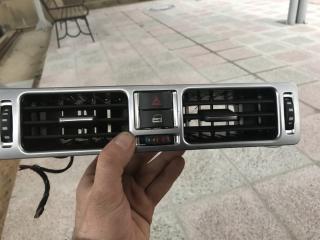 дефлектор обдува салона Land Rover Range Rover 3 поколение [2-й рестайлинг] 2012, 4.4 л., 448DT, дизель, АКПП, внедорожник 5 дв., LRGJBD500240, LRGJBD50024