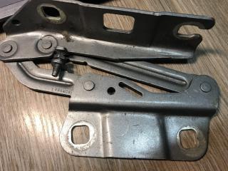 петля капота правая Mercedes-Benz M-Класс W164 [рестайлинг] 2010, 3.0 л., OM 642.820, дизель, АКПП, серебристый, внедорожник 5 дв., правый руль, A2518800428, 2518800428