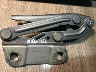 петля капота левая Mercedes-Benz M-Класс W164 [рестайлинг] 2010, 3.0 л., OM 642.820, дизель, АКПП, серебристый, внедорожник 5 дв., правый руль, A2518800328