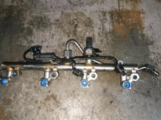 топливная рампа Mercedes-Benz E-Класс W212/S212/C207/A207 2011, 1.8 л., M 271.860, бензин, АКПП, черный, кабриолет, A2710705495, A2710705595