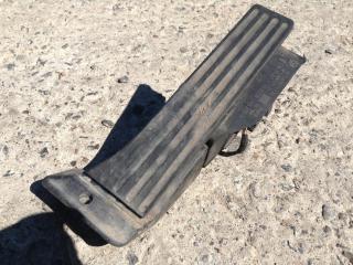 педаль BMW 3 серия E90/E91 [рестайлинг] 2011, 2.0 л., N43 B20 A, бензин, АКПП, черный, универсал, 6793743