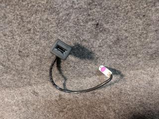 разъем AUX / USB Mercedes-Benz C-Класс W204/S204/C204 [рестайлинг] 2011, 2.1 л., OM 651.913, дизель, АКПП, универсал, A1728200515, 1728200515