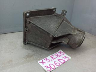 кронштейн полуоси BMW X3 E83 [рестайлинг] 2009, M57 D30 (306D3), 7516067