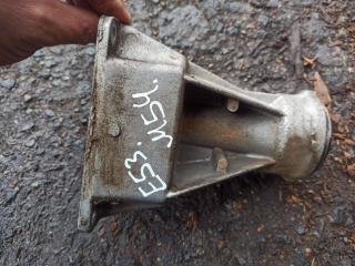 кронштейн полуоси BMW X5 E53 2003, 7503116