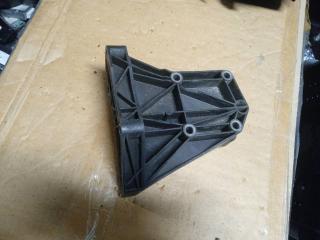 кронштейн компрессора кондиционера BMW 5 серия E60/E61 2006, 7792202