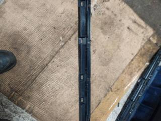 Кронштейн накладки на порог прав. BMW 7 серия F01/F02 2009, 4.4 л., N63 B44 A, бензин, 7187102