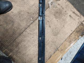 Кронштейн накладки на порог лев. BMW 7 серия F01/F02 2009, 4.4 л., N63 B44 A, бензин, 7187101