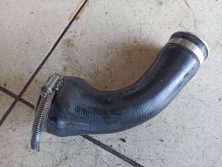 патрубок интеркулера BMW 7 серия F01/F02 2009, 4.4 л., N63 B44 A, бензин, 7575408