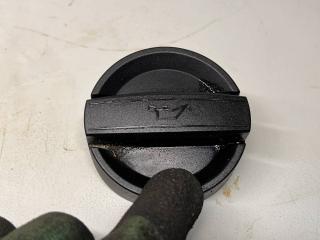 пробка маслозаливная BMW X1 F48 2018, 2.0 л., бензин, 8655331