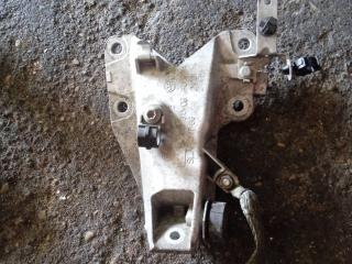 кронштейн двигателя BMW 3 серия E90/E91/E92/E93 [рестайлинг] 2008, 6760315